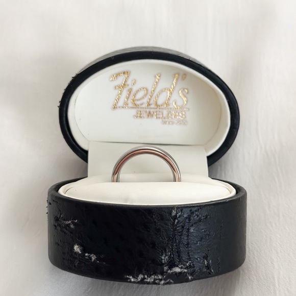 Men’s wedding band - Picture 3 of 4